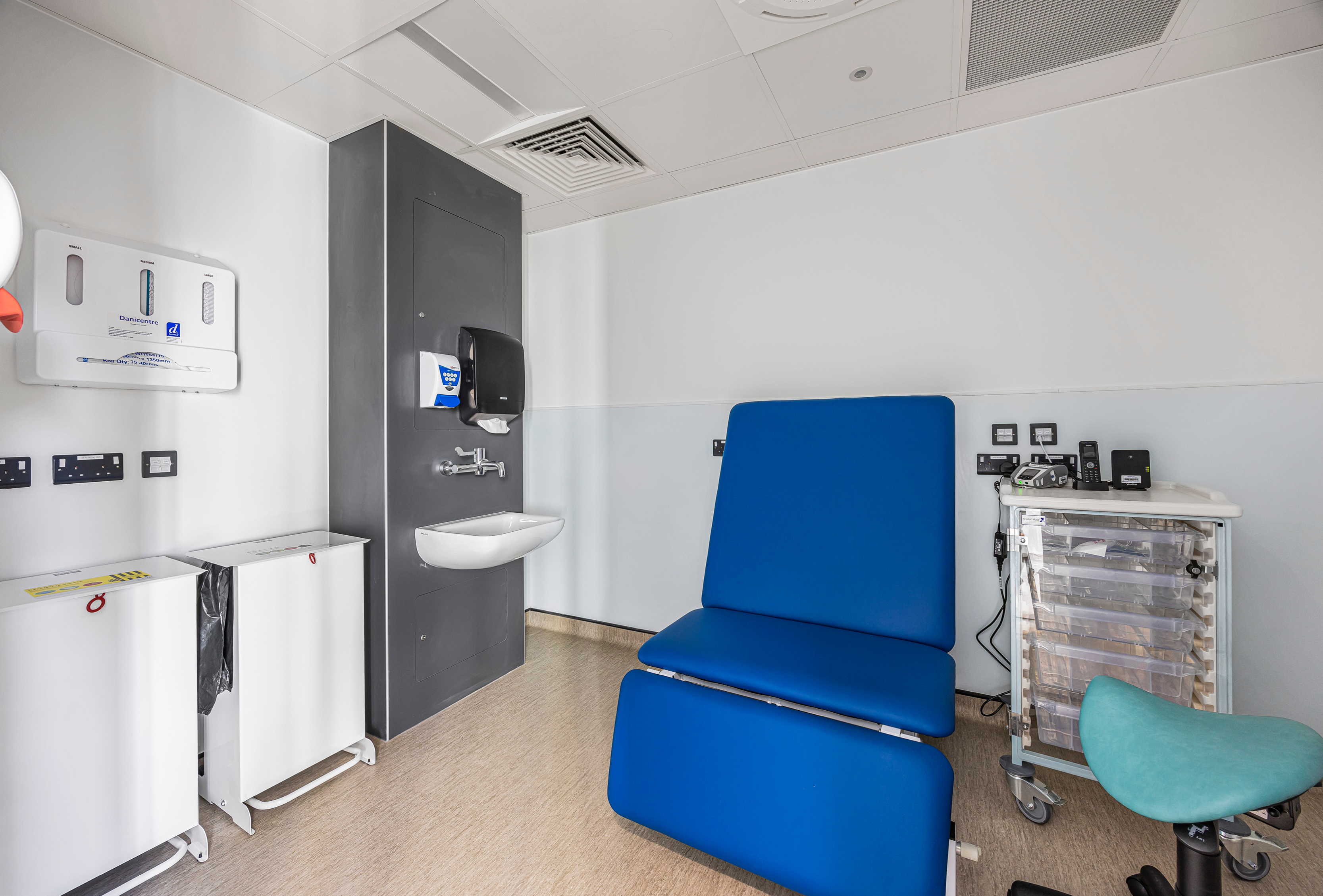 venesta-washrooms-case-study-hereford-hospital (10)