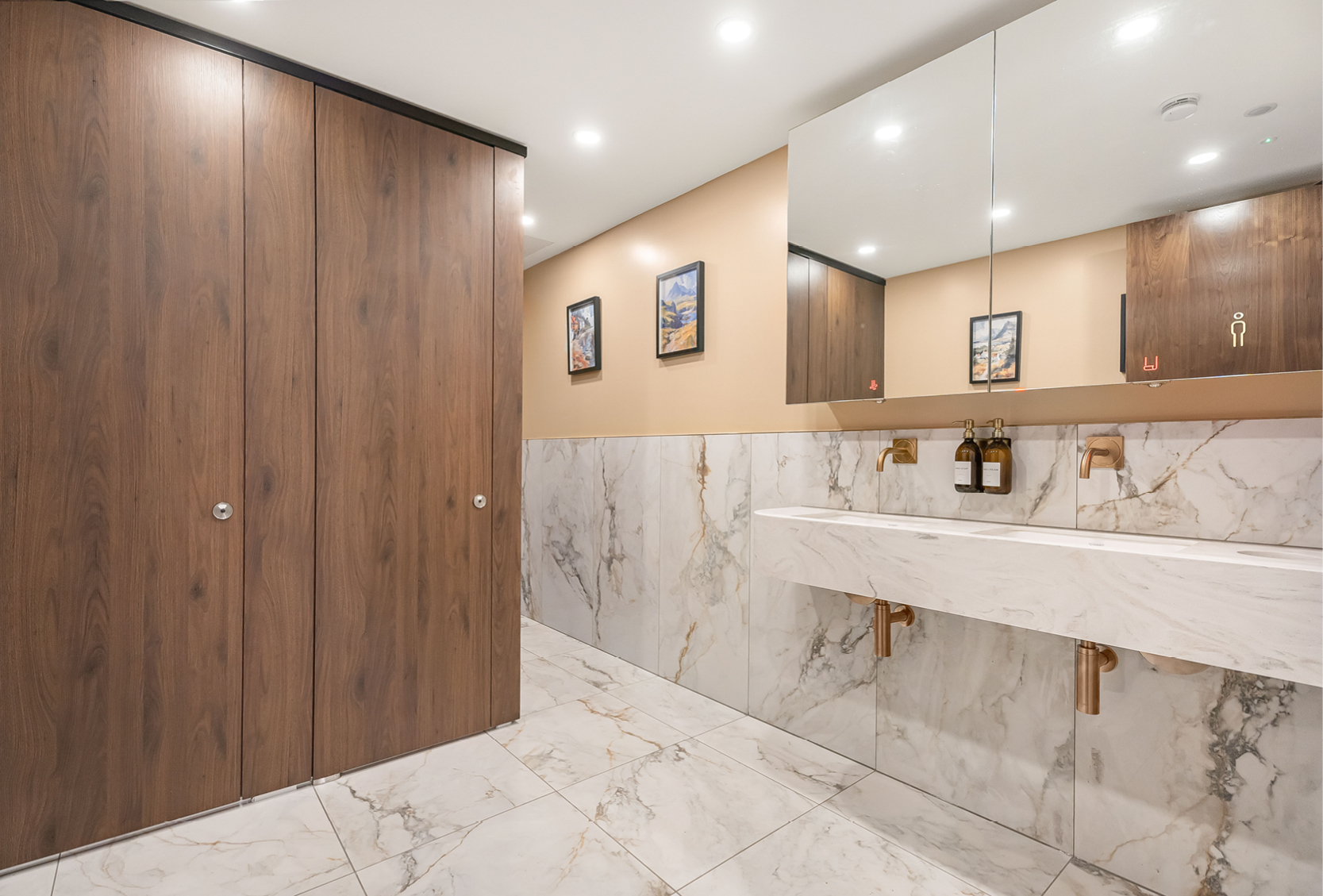venesta-washrooms-case-study-12-caxton-street (21)